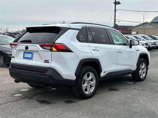 2021 Toyota RAV4 Hybrid XLE