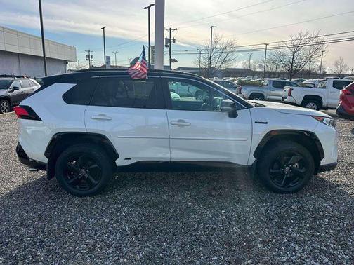 2021 Toyota RAV4 Hybrid SE