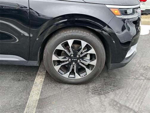 2024 Kia Carnival EX