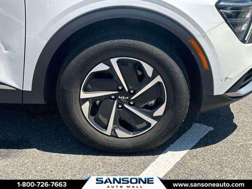 Snow White Pearl 2024 Kia Sportage Hybrid LX