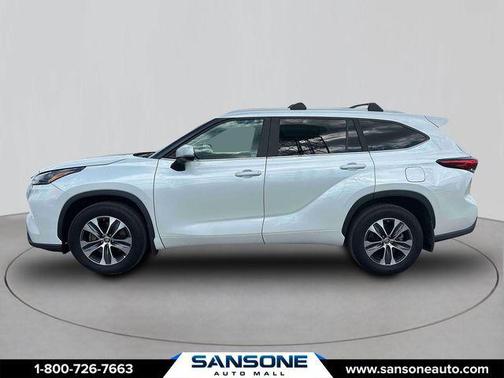 Wind Chill Pearl 2023 Toyota Highlander XLE