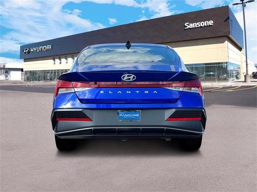 2025 Hyundai ELANTRA SEL