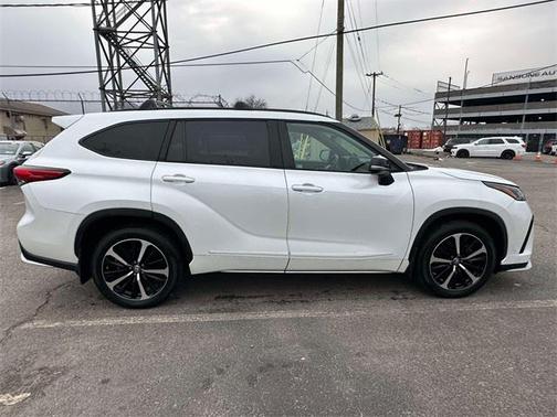 2022 Toyota Highlander XSE
