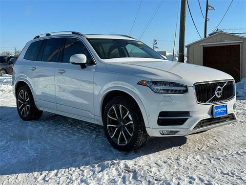2019 Volvo XC90 T6 Momentum