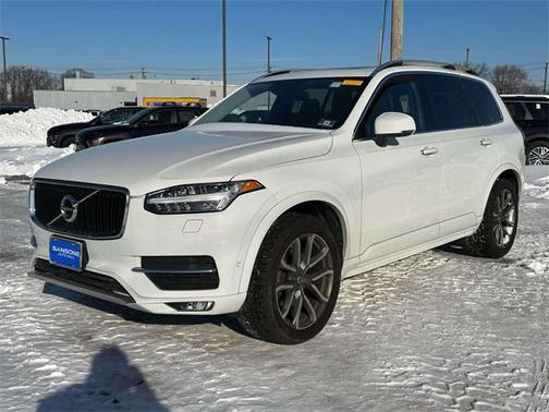 2019 Volvo XC90 T6 Momentum