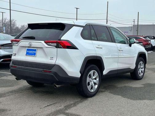 2023 Toyota RAV4 LE