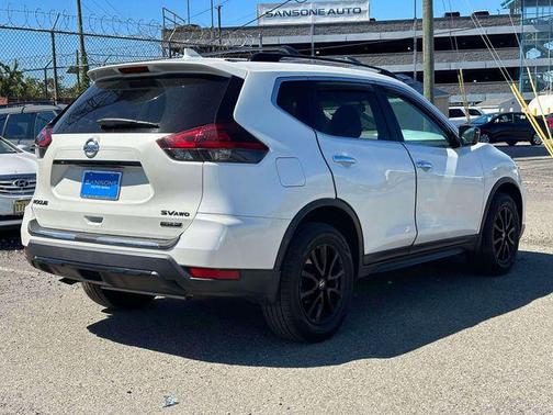 Pearl White 2018 Nissan Rogue SV