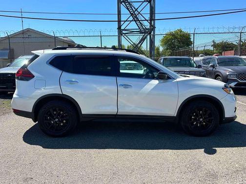Pearl White 2018 Nissan Rogue SV