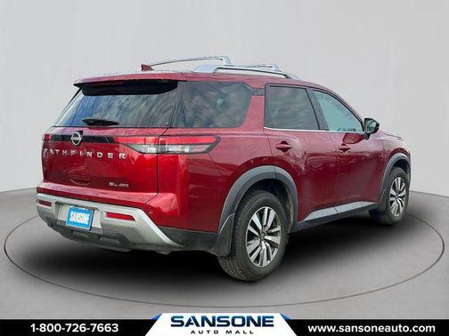 2022 Nissan Pathfinder SL 4WD