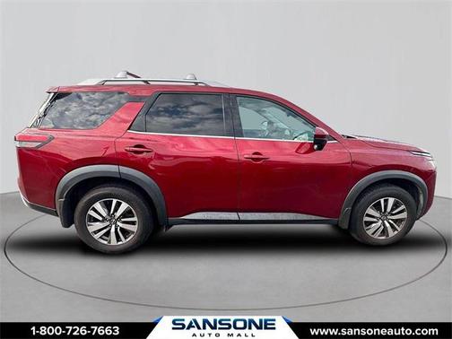 2022 Nissan Pathfinder SL 4WD