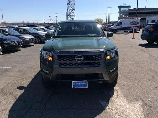 2025 Nissan Frontier SV