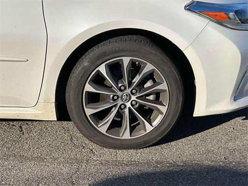 2016 Toyota Avalon XLE