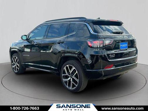Diamond Black Crystal Pearlcoat 2025 Jeep Compass Limited