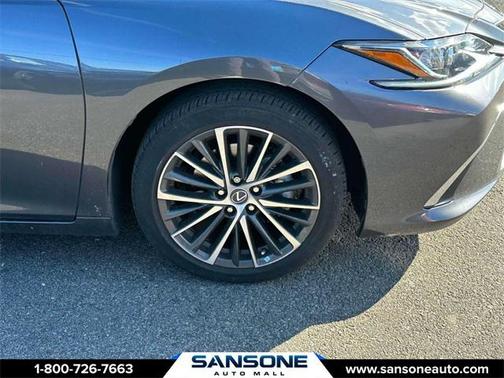2022 Lexus ES 300h Base