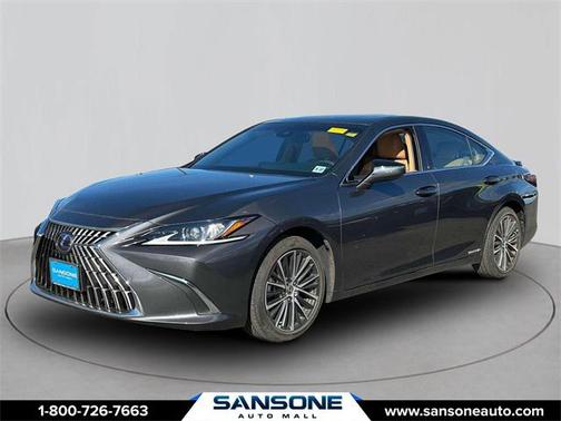 2022 Lexus ES 300h Base