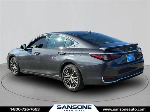 2022 Lexus ES 300h Base