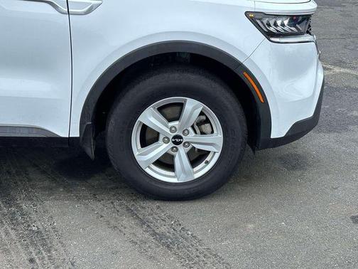 2023 Kia Sorento LX