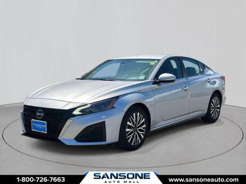 Brilliant Silver Metallic 2023 Nissan Altima 2.5 SV