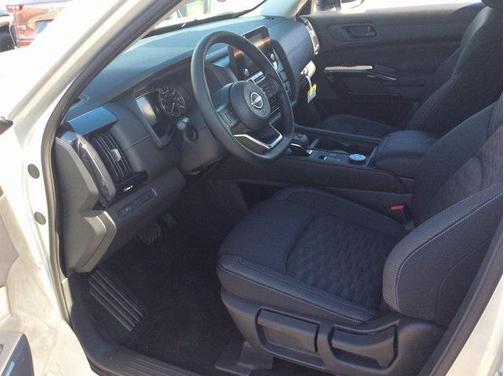 2025 Nissan Pathfinder S 4WD