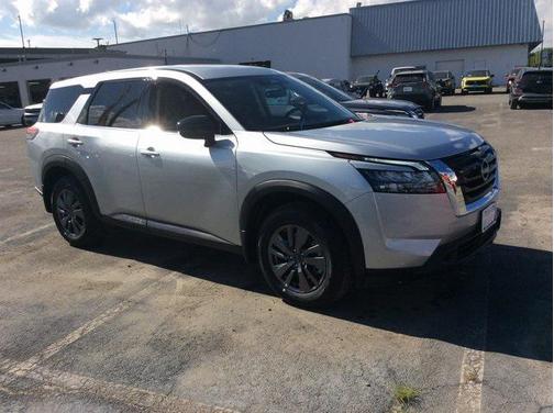 2025 Nissan Pathfinder S 4WD