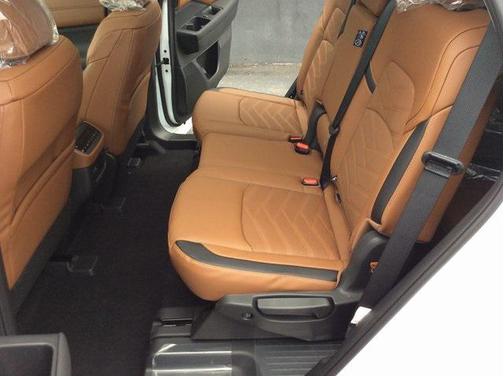 2025 Nissan Pathfinder Platinum 4WD
