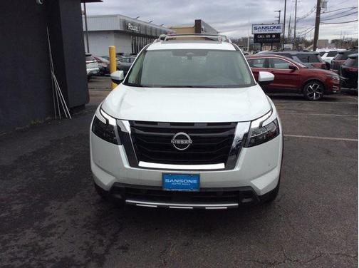2025 Nissan Pathfinder Platinum 4WD