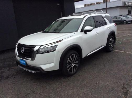2025 Nissan Pathfinder Platinum 4WD