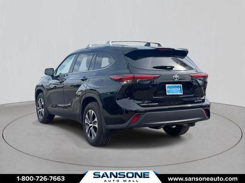 Midnight Black Metallic 2024 Toyota Highlander XLE
