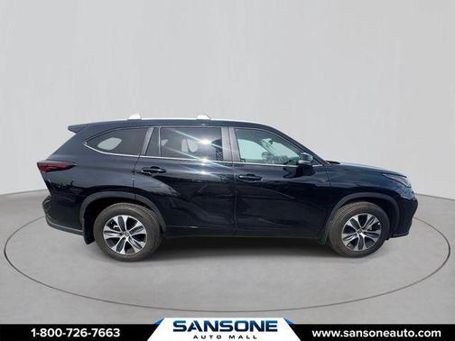 Midnight Black Metallic 2024 Toyota Highlander XLE