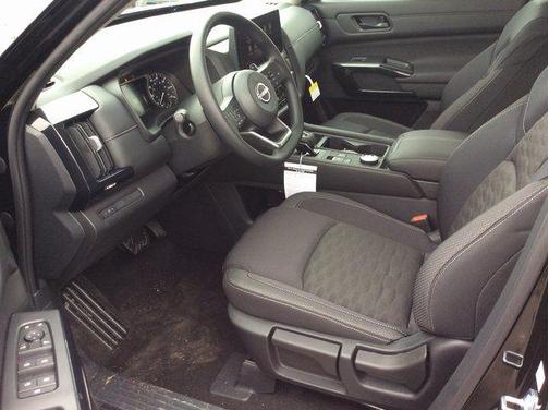 2026 Nissan Pathfinder S