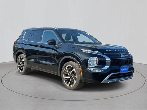 Black Diamond 2023 Mitsubishi Outlander SEL 2.5 S-AWC