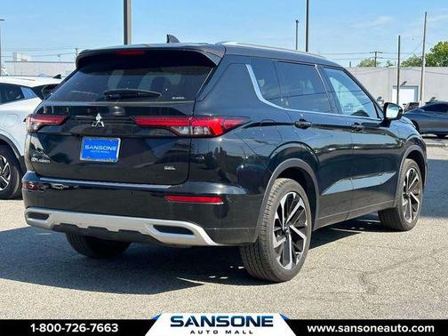 Black Diamond 2023 Mitsubishi Outlander SEL 2.5 S-AWC