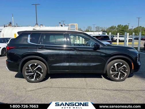 Black Diamond 2023 Mitsubishi Outlander SEL 2.5 S-AWC
