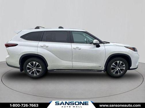 Wind Chill Pearl 2024 Toyota Highlander Hybrid XLE