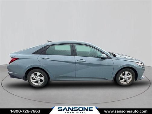 2022 Hyundai ELANTRA SE