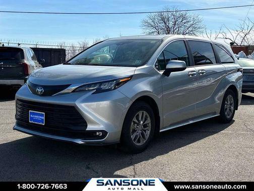 2025 Toyota Sienna XLE