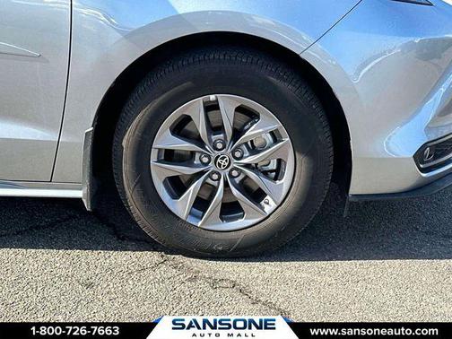 2025 Toyota Sienna XLE