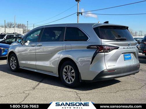 2025 Toyota Sienna XLE