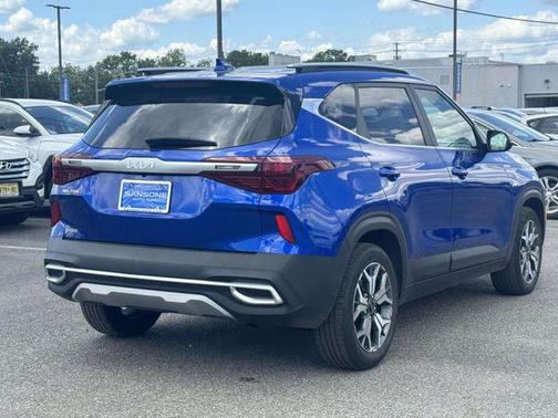 Neptune Blue 2022 Kia Seltos EX