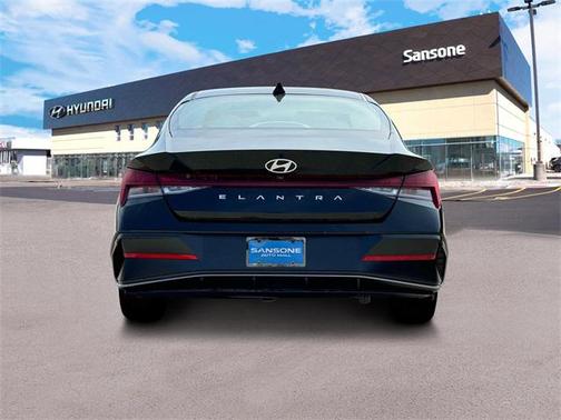 2025 Hyundai ELANTRA SEL
