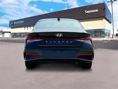 2025 Hyundai ELANTRA SEL