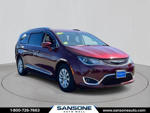 Velvet Red Pearlcoat 2019 Chrysler Pacifica Touring L