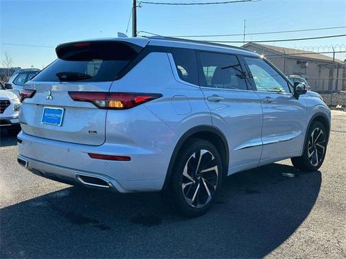 2022 Mitsubishi Outlander SEL Special Edition 2WD