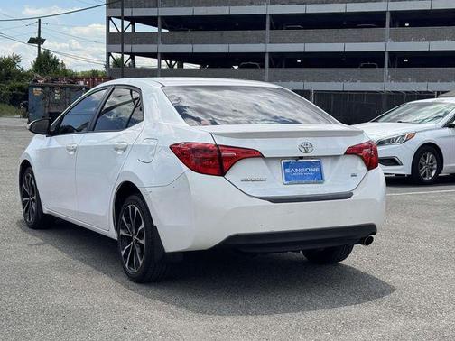 Super White 2017 Toyota Corolla SE