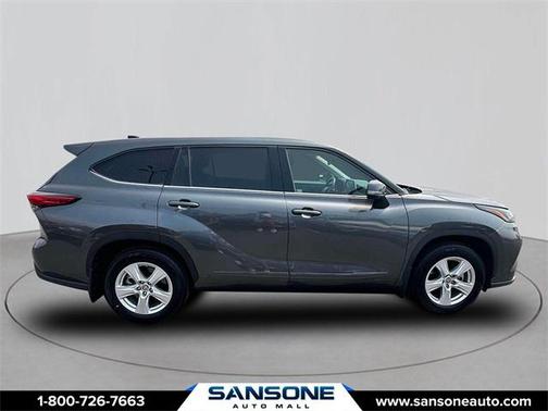 2022 Toyota Highlander LE