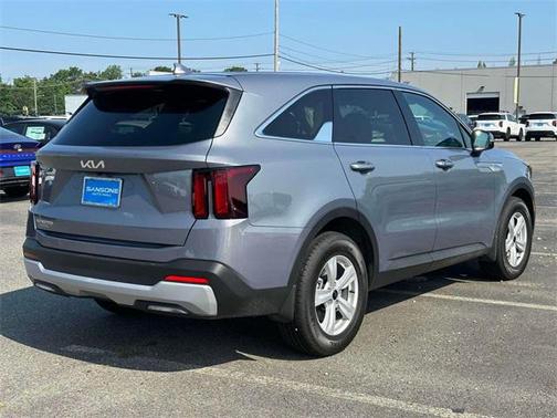 2025 Kia Sorento LX