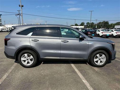 2025 Kia Sorento LX