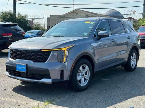 2025 Kia Sorento LX