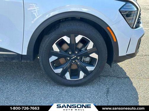Glacial White Pearl 2024 Kia Sportage X-Line
