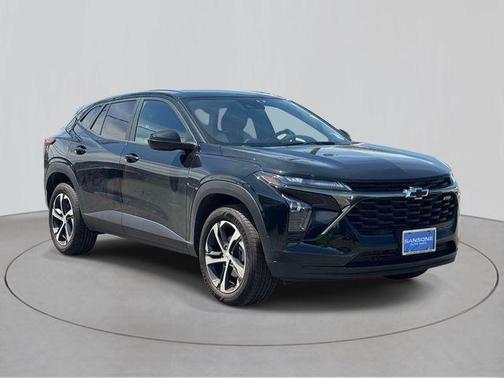 Mosaic Black Metallic 2025 Chevrolet Trax FWD 1RS